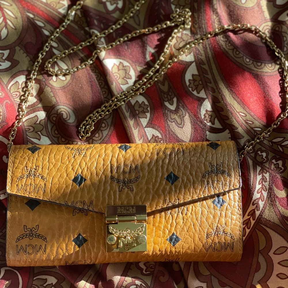 Chain wallet